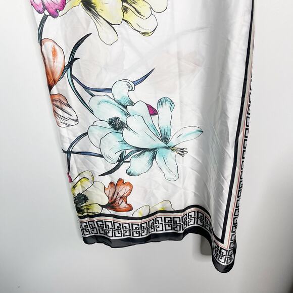 New Chicos Tropical Floral BC Square Scarf White Black Geometric Blue Yellow - Picture 4 of 10